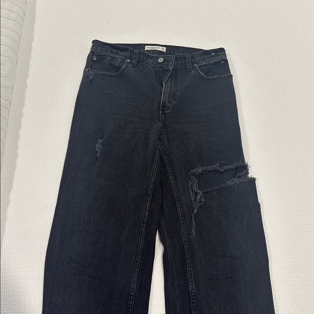 black abercrombie 90s relaxed high rise in long!